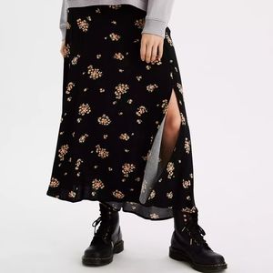 🇺🇲American Eagle Outfitters🇺🇲 Floral Skirt